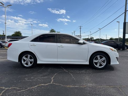 Used 2014 Toyota Camry SE FWD image 4