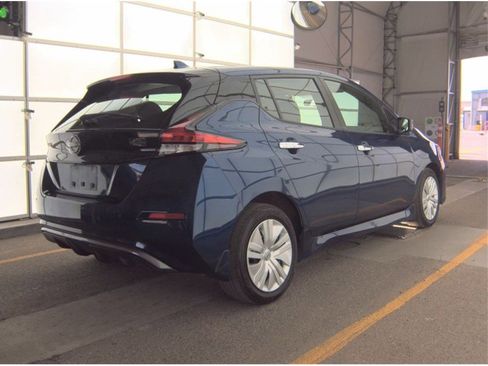 Used 2024 Nissan Leaf S image 3