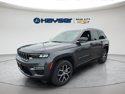 Used 2024 Jeep Grand Cherokee Limited w/ Trailer Tow Package AWD/4WD image 3