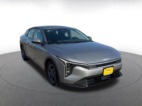 Used 2026 Kia K4 FWD image 3