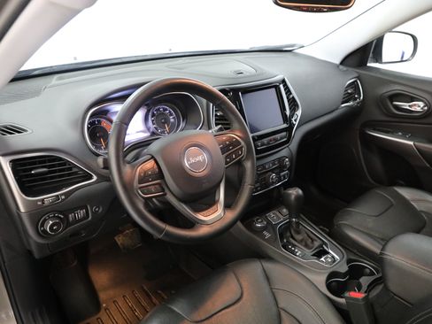 Used 2019 Jeep Cherokee Limited w/ Luxury Group image 11