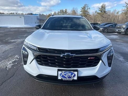 New 2026 Chevrolet Trax RS w/ Sunroof Package image 2