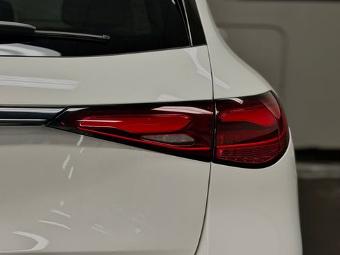 Used 2026 Mercedes-Benz GLC 300 image 14