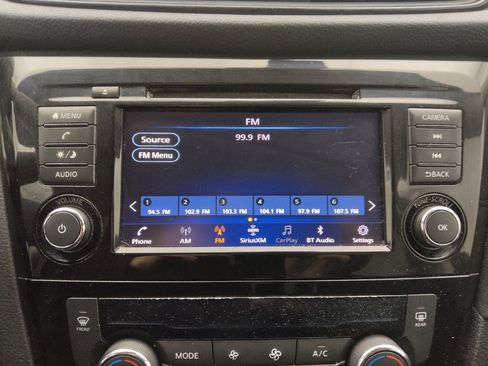 Used 2020 Nissan Rogue SV image 25