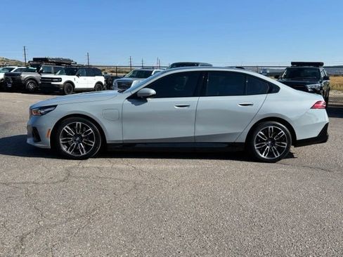 Used 2026 BMW 550e xDrive AWD/4WD image 2