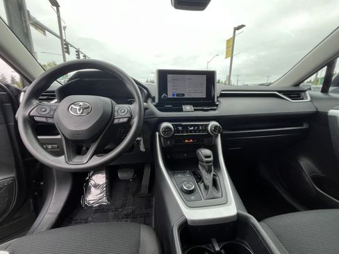 Used 2025 Toyota RAV4 LE AWD/4WD image 33