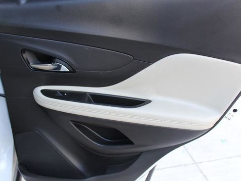 Used 2018 Buick Encore Essence image 16