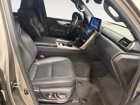 Used 2023 Lexus LX 600 F Sport w/ Accessory Package (Z1) AWD/4WD image 16