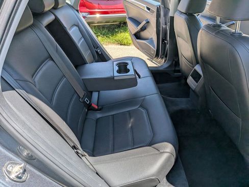 Used 2018 Volkswagen Passat 2.0T R-Line FWD image 34