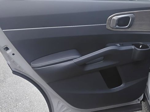 Used 2022 Kia Sorento EX w/ Panoramic Sunroof Package image 20