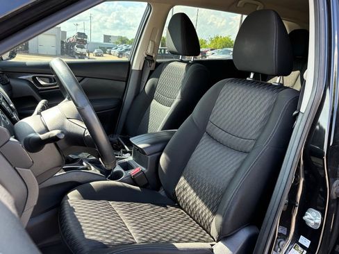 Used 2018 Nissan Rogue SV w/ Premium Package FWD image 7
