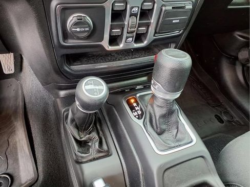 Used 2020 Jeep Gladiator Sport w/ Quick Order Package 24S AWD/4WD image 26