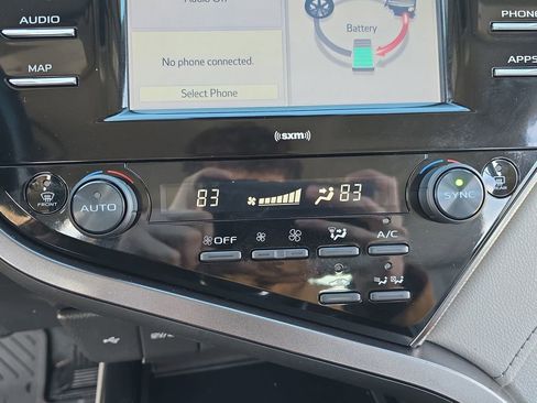 Certified 2020 Toyota Camry SE image 23