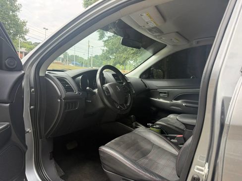 Used 2018 Mitsubishi Outlander Sport SE AWD/4WD image 10