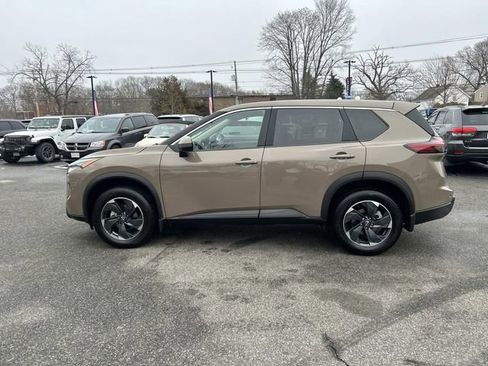 Used 2025 Nissan Rogue SV image 6