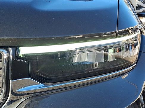 Used 2023 Jeep Grand Cherokee Overland w/ Luxury Tech Group IV image 9