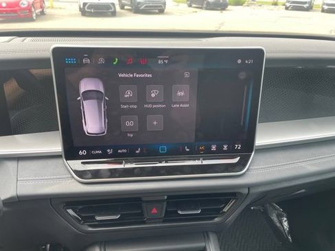 New 2026 Volkswagen Tiguan SE R-Line AWD/4WD image 19