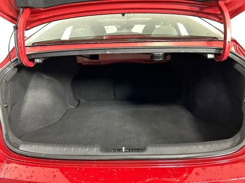 Used 2023 Hyundai Elantra Limited image 21