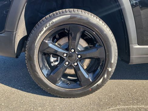 New 2026 Jeep Grand Cherokee L Limited RWD image 6