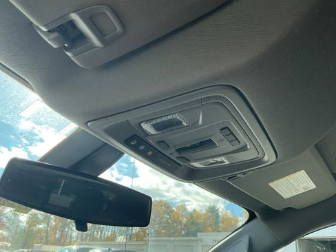 Used 2020 GMC Sierra 1500 SLE w/ SLE Value Package image 8