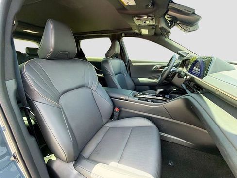 Used 2026 Toyota Crown Signia w/ Advanced Technology Package image 16