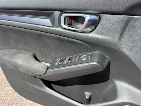 Used 2024 Honda Civic Type R image 15