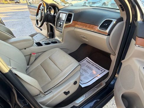 Used 2012 Jeep Grand Cherokee Overland w/ Trailer Tow Group IV image 19