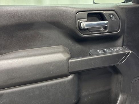 Used 2023 Chevrolet Silverado 1500 Custom image 12