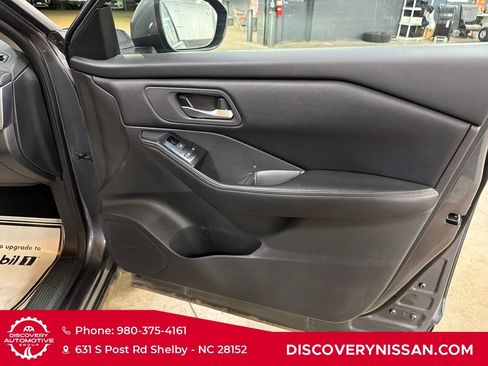Certified 2025 Nissan Rogue SV AWD/4WD image 38