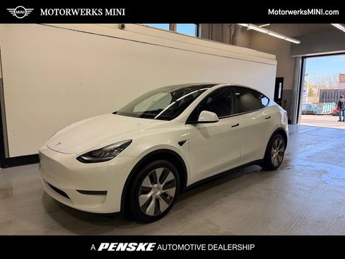 Used 2023 Tesla Model Y Long Range image 1