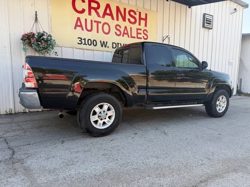 Used 2012 Toyota Tacoma PreRunner w/ SR5 Pkg RWD image 3