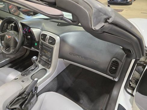 Used 2005 Chevrolet Corvette Convertible w/ Preferred Equipment Group image 15