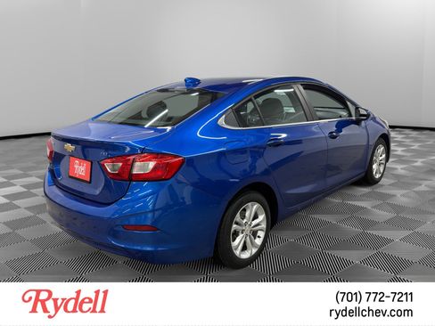 Used 2019 Chevrolet Cruze LT w/ Convenience Package image 5