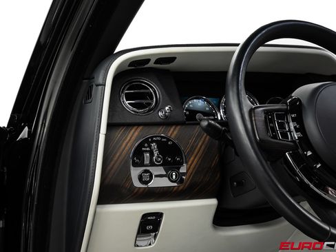 Used 2022 Rolls-Royce Cullinan w/ Cullinan Package AWD/4WD image 28