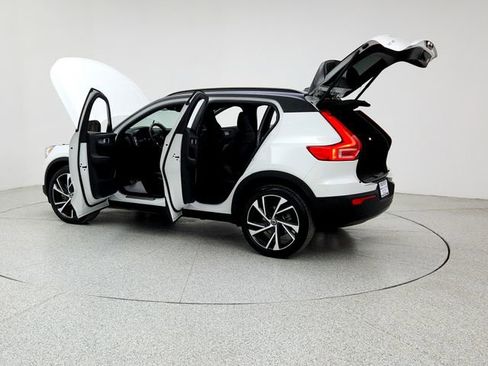 Used 2021 Volvo XC40 T5 R-Design w/ Protection Package Premier image 12