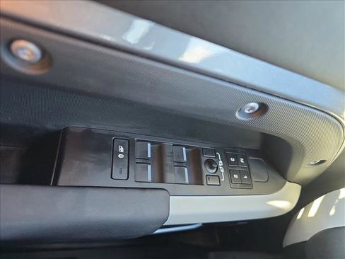 Certified 2024 Land Rover Defender 110 S image 22