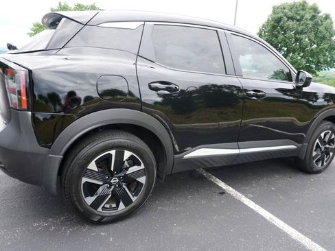 Used 2025 Nissan Kicks SV w/ SV Premium Package AWD/4WD image 8