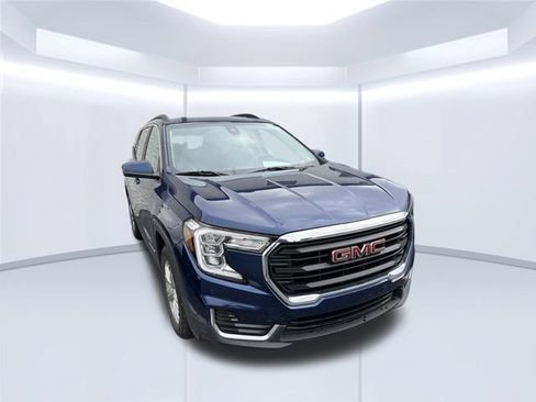 Used 2022 GMC Terrain SLE w/ Driver Convenience Package AWD/4WD image 3
