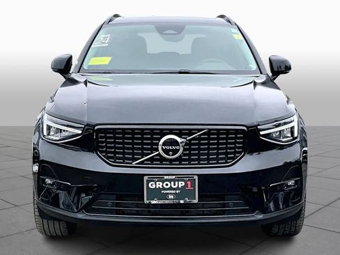 Certified 2024 Volvo XC40 B5 Plus w/ Protection Package Premier image 4