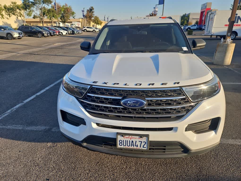 Used 2021 Ford Explorer XLT RWD image 2