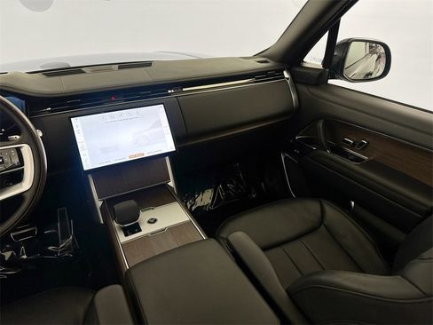 Certified 2024 Land Rover Range Rover Autobiography image 23