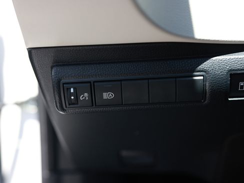 Used 2024 Toyota Corolla LE FWD image 47