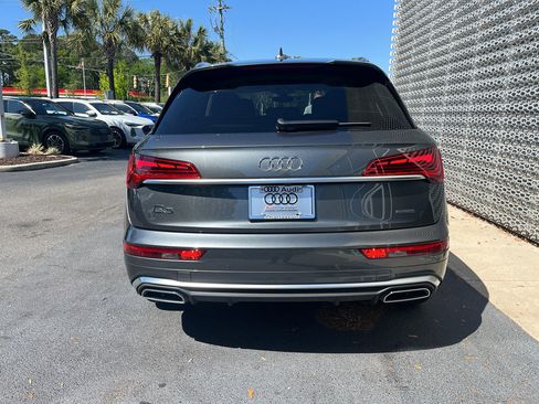 Used 2023 Audi Q5 2.0T Premium w/ Convenience Package AWD/4WD image 5