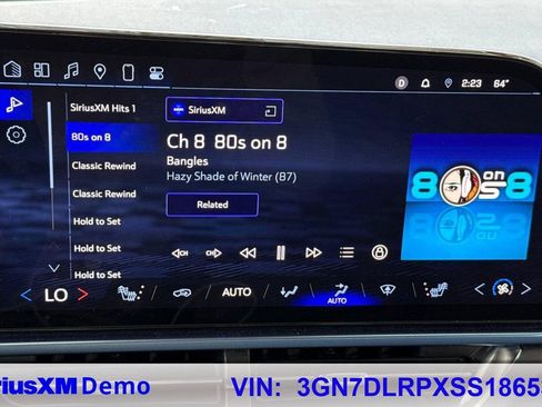 Used 2025 Chevrolet Equinox EV LT w/ Convenience Package image 40