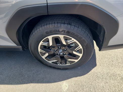 Certified 2025 Subaru Forester Premium AWD/4WD image 8