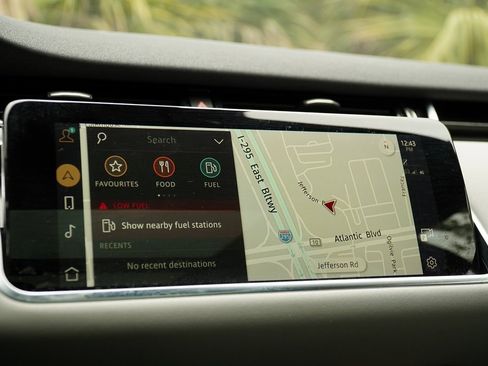 Used 2022 Land Rover Range Rover Evoque SE image 22