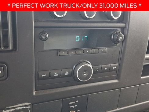 Used 2009 Chevrolet Express 3500 RWD image 14