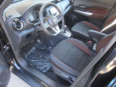 Used 2018 Nissan Kicks SR w/ Exterior Electronics Package image 16