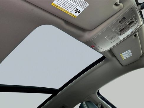 Used 2023 Volkswagen Atlas SE w/ Panoramic Sunroof Package FWD image 31
