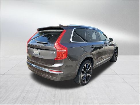 Certified 2023 Volvo XC90 B6 Plus image 5